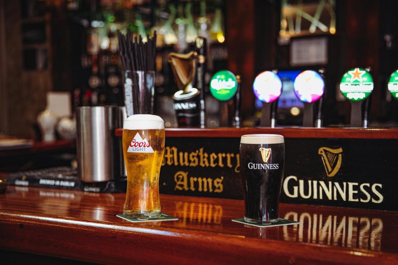 Muskerry Arms Bar And B&B Бларни Екстериор снимка