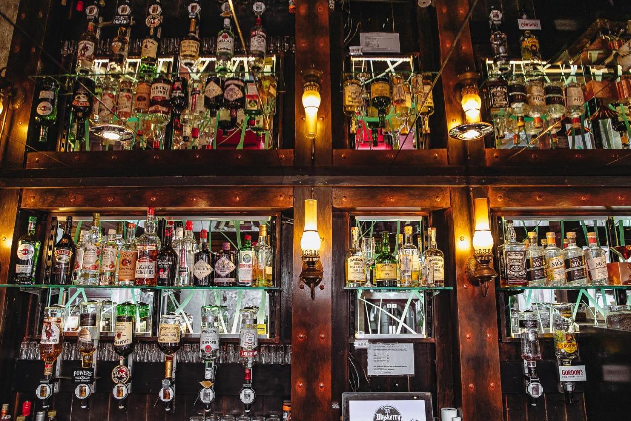 Muskerry Arms Bar And B&B Бларни Екстериор снимка