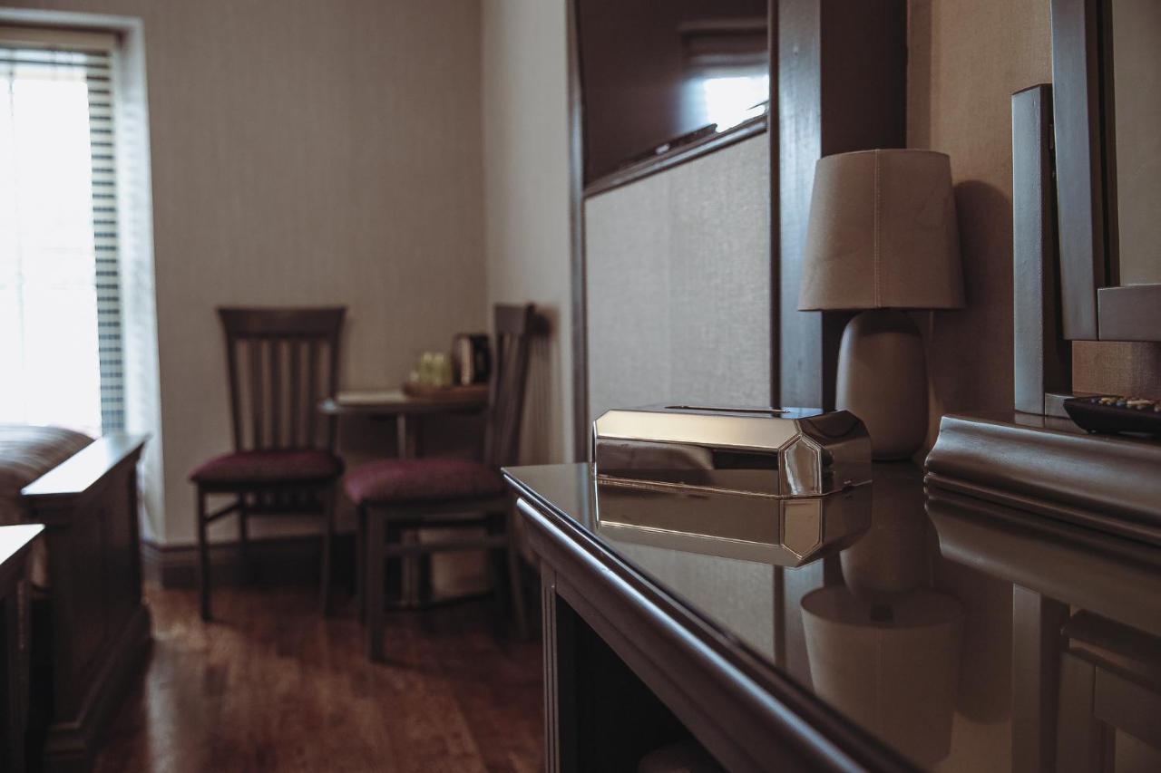 Muskerry Arms Bar And B&B Бларни Екстериор снимка