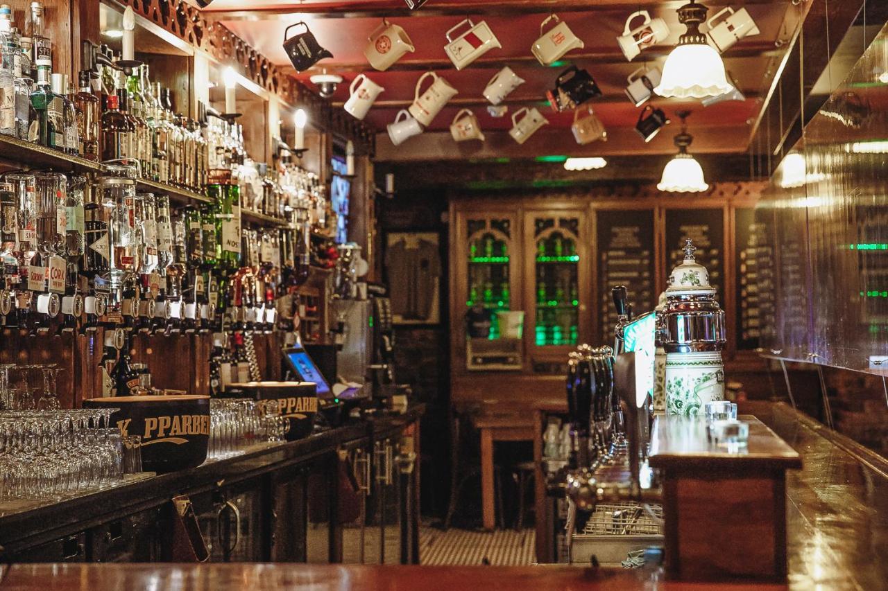 Muskerry Arms Bar And B&B Бларни Екстериор снимка
