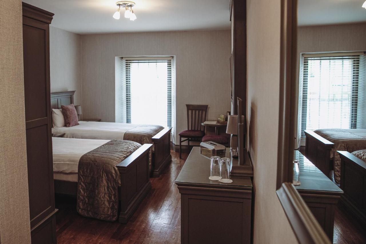Muskerry Arms Bar And B&B Бларни Екстериор снимка
