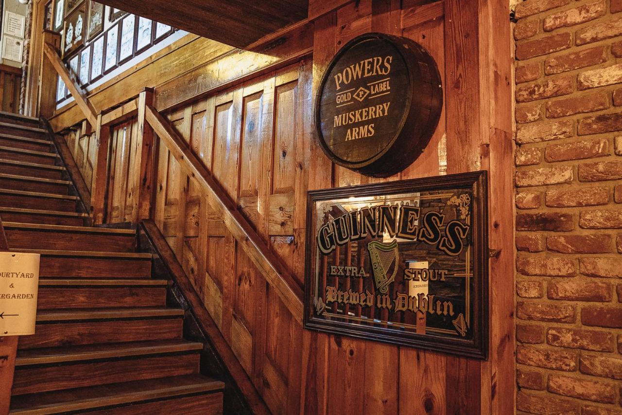Muskerry Arms Bar And B&B Бларни Екстериор снимка