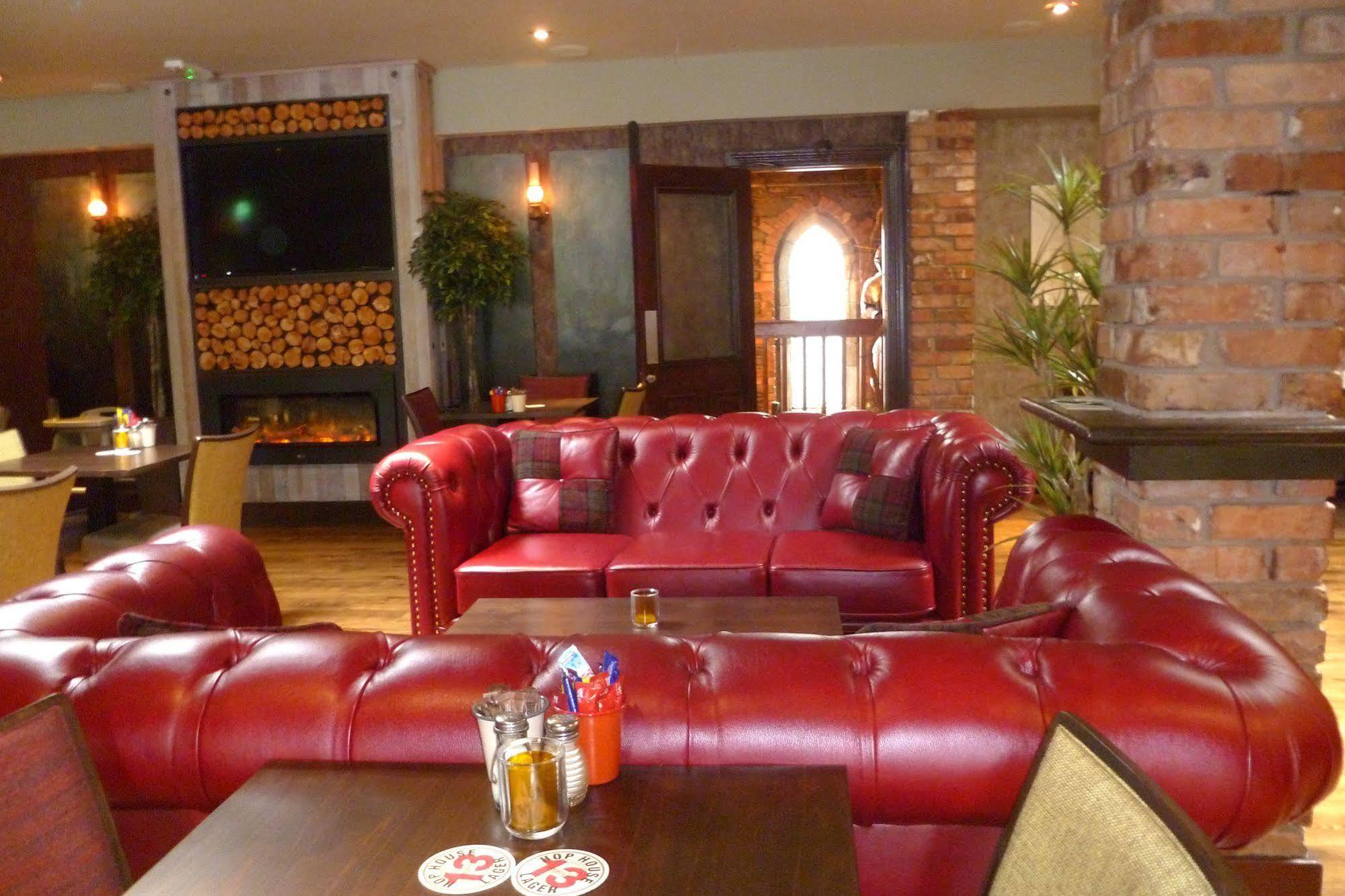 Muskerry Arms Bar And B&B Бларни Екстериор снимка