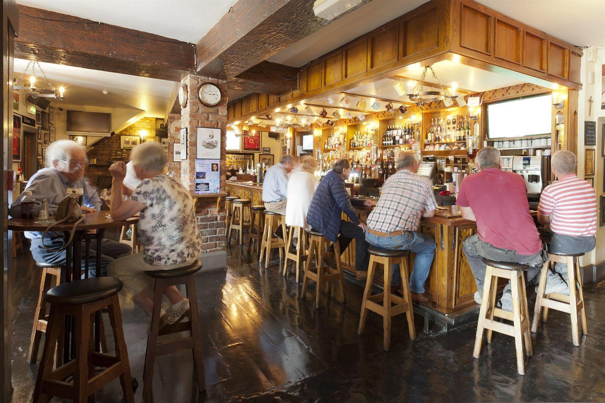 Muskerry Arms Bar And B&B Бларни Екстериор снимка