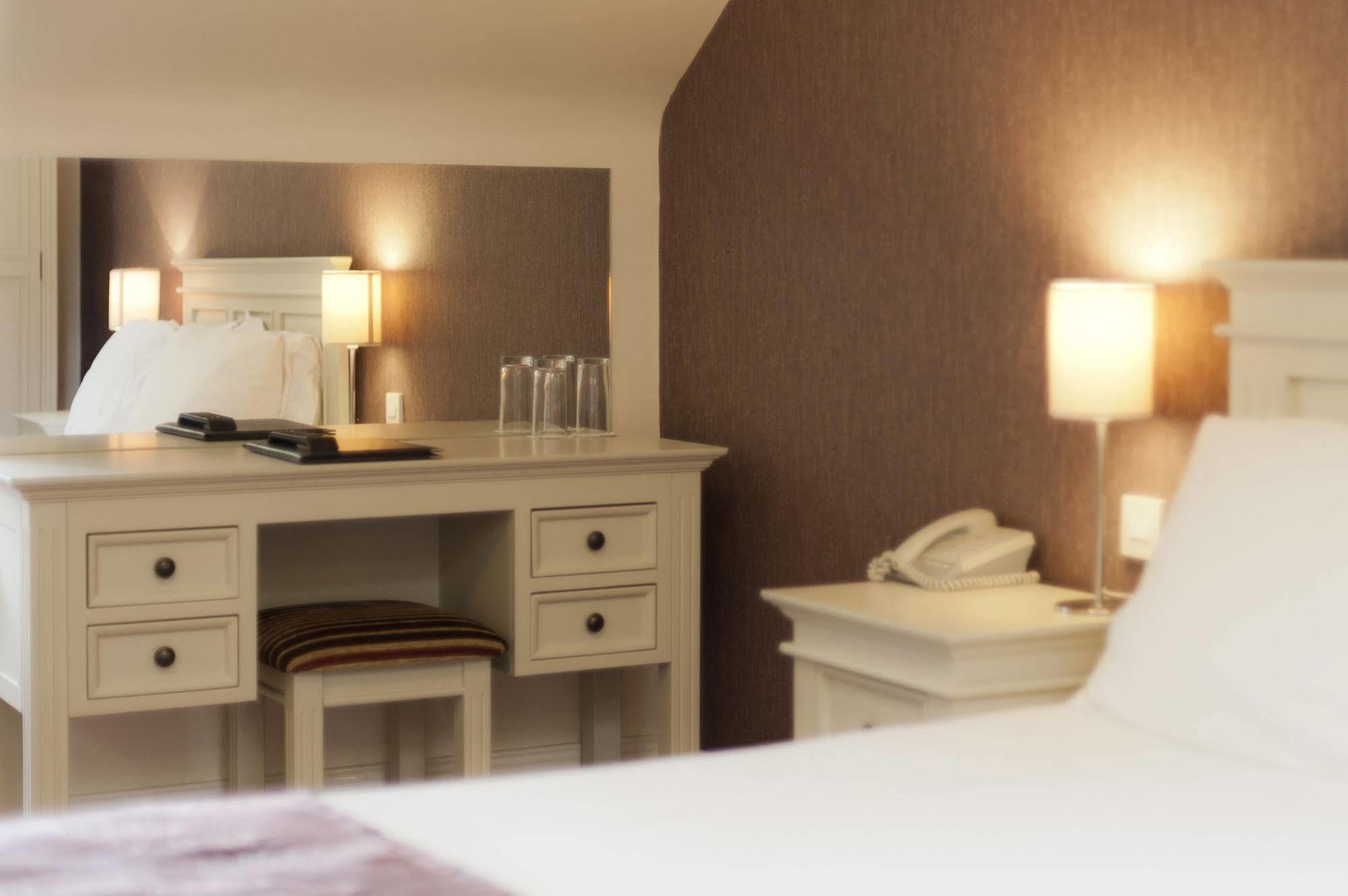 Muskerry Arms Bar And B&B Бларни Екстериор снимка